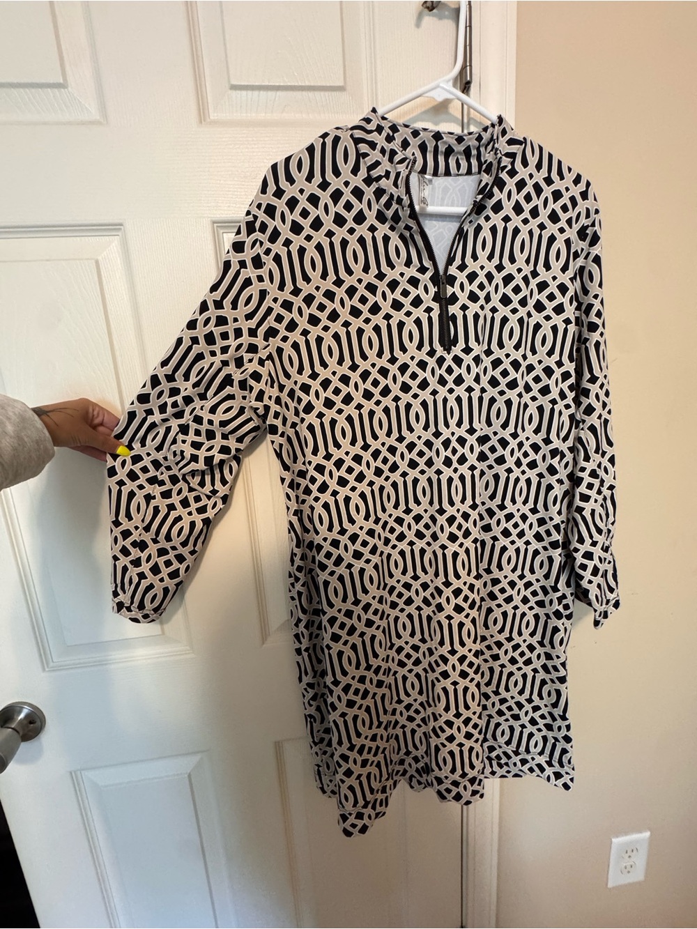 Lulu-B Black and Cream Geometric Zip Tunic - Picture 1 of 3